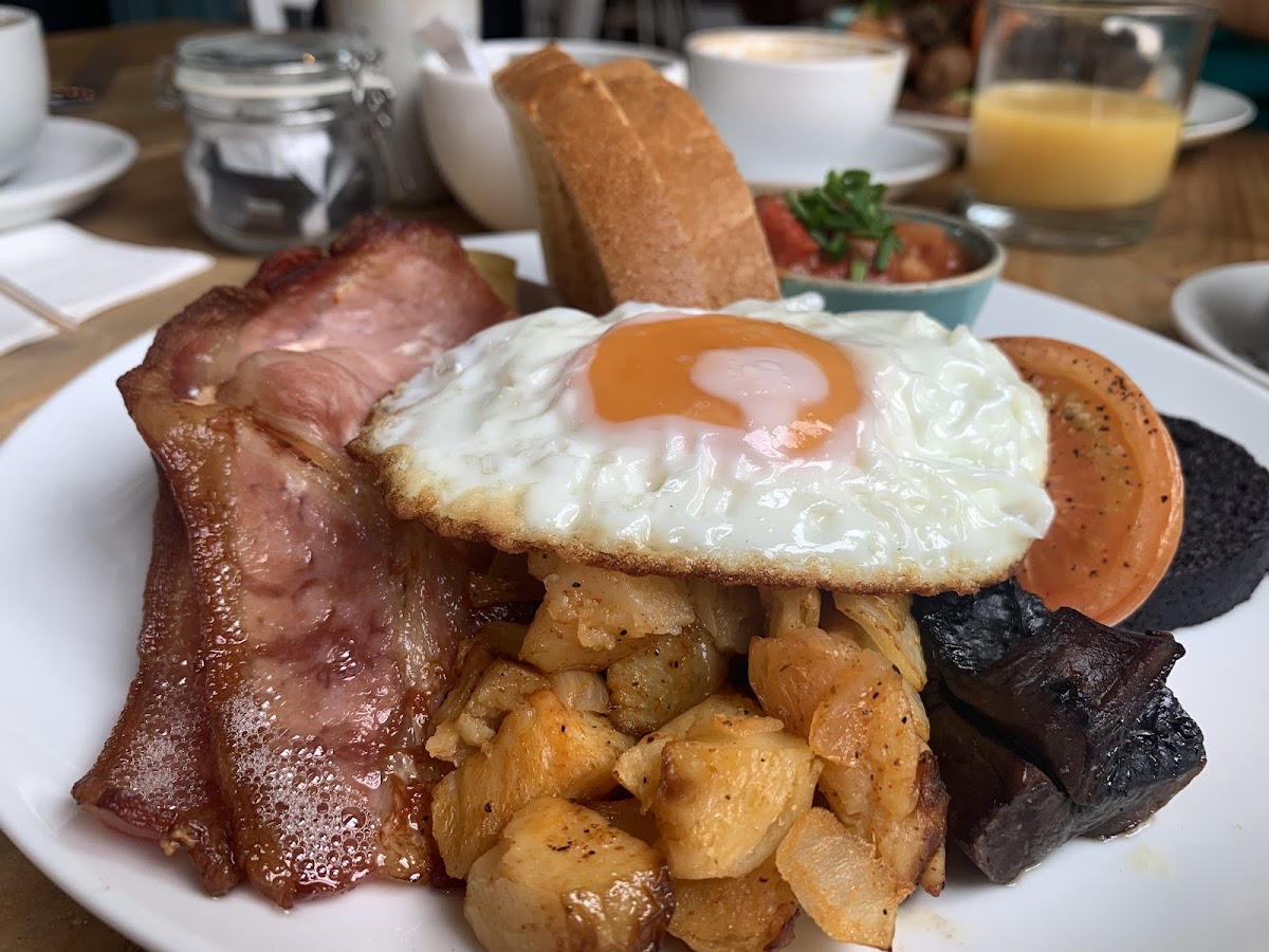 Dil And The Bear At The Station-3