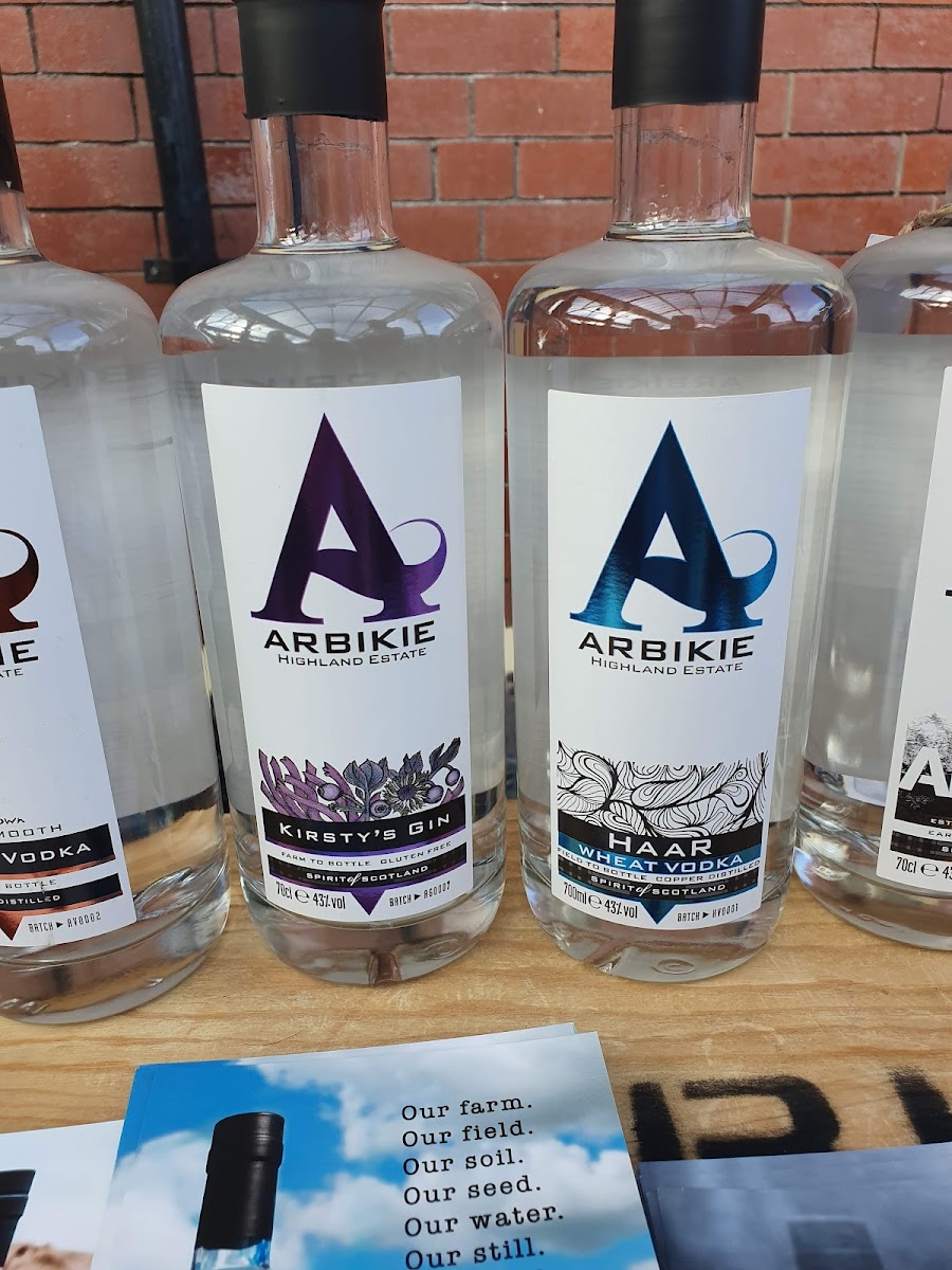 Dil And The Bear At The Station-6