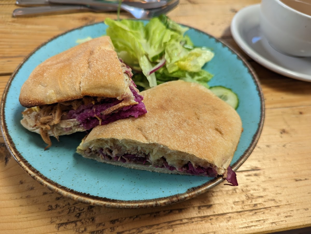 Dil And The Bear At The Station-7